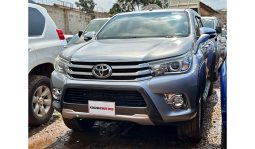 
										Toyota Hilux 2015 full									