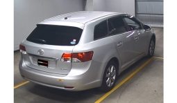 
										Toyota Avensis Wagon 2015  full									