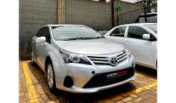 
										Toyota Avensis Wagon 2015  full									