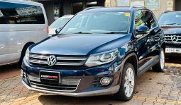 
										Volks Wagon Tiguan 2011 full									