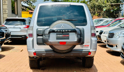 
										Mitsubishi Pajero 2011 full									