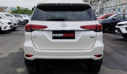 
										Toyota Fortuner 2015 full									