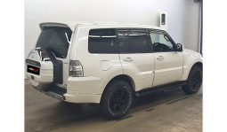 Mitsubishi Pajero 2011