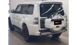 Mitsubishi Pajero 2011