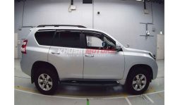 
										Toyota Land Cruiser Prado 2017 full									