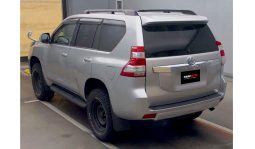 
										Toyota Land Cruiser Prado 2015 full									