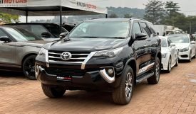 Toyota Fortuner 2015