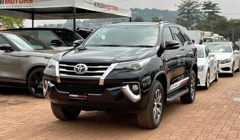 
								Toyota Fortuner 2015 full									