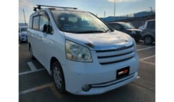 Toyota Noah 2010