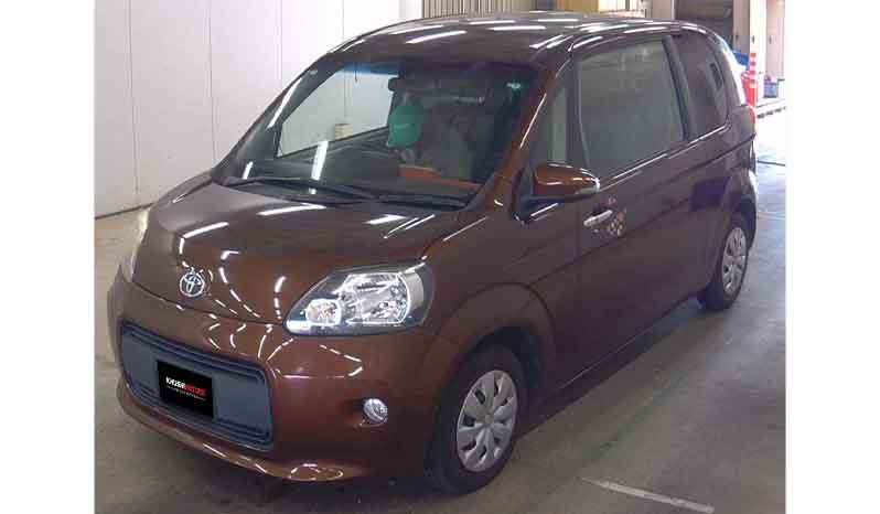 Toyota Porte 2012