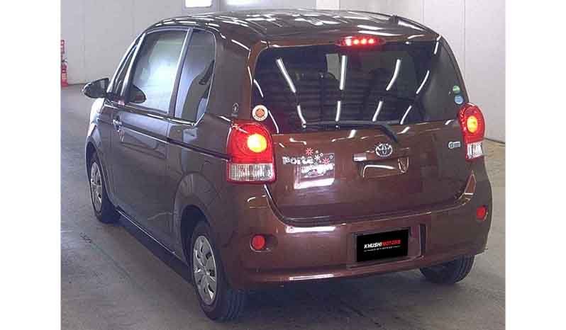 Toyota Porte 2012