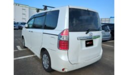 Toyota Noah 2010