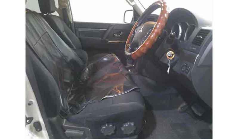 Mitsubishi Pajero 2012 full