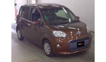 Toyota Porte 2012