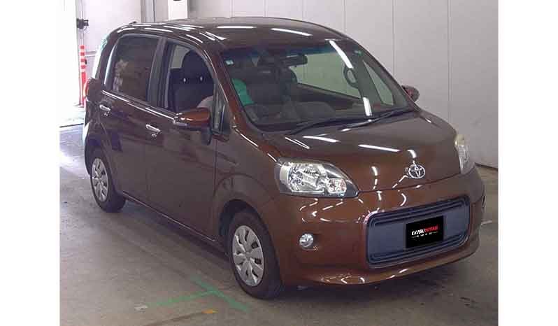 Toyota Porte 2012