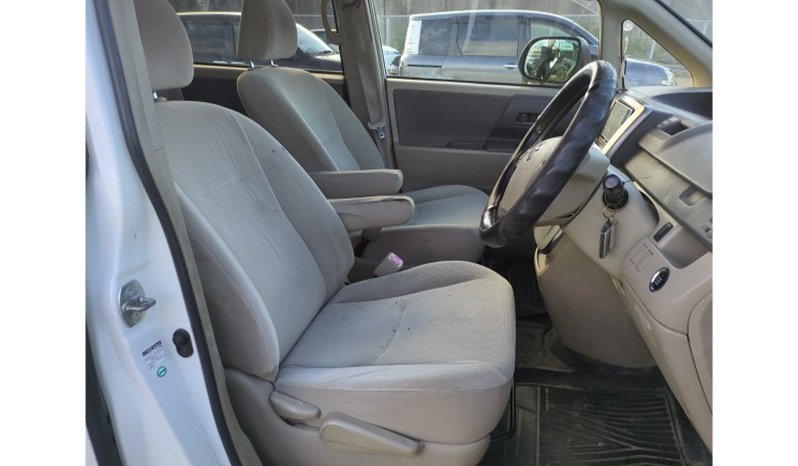 Toyota Noah 2010 full