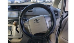 Toyota Noah 2010 full