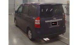 Toyota Noah 2010