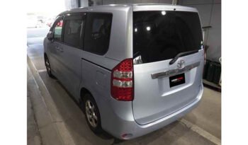 Toyota Noah 2012