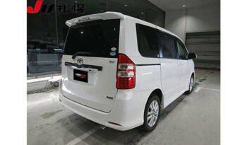 Toyota Noah 2010
