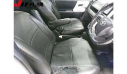 Toyota Noah 2010