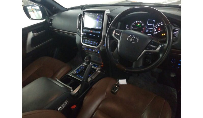 
Toyota Land Cruiser 2019 full									