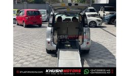 
Toyota Sienta 2014 full									