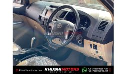 
Toyota Hilux Double Cabin 2015 full									