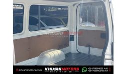 
Toyota Hiace 7L low roof 2013 full									