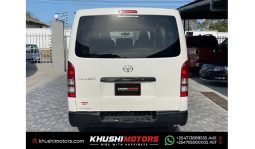 
Toyota Hiace 7L low roof 2013 full									