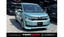 
Toyota Voxy 2015 full									