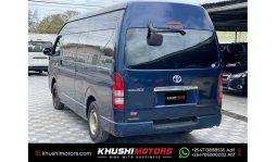 
Toyota Hiace Commuter 2013 full									