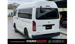 
Toyota Hiace 9L High Roof 2012 full									