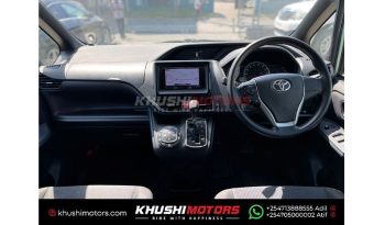 
Toyota Voxy 2015 full									