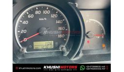 
Toyota Hiace Commuter 2013 full									