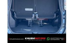 
Toyota Voxy 2015 full									