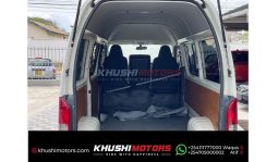 
Toyota Hiace 9L High Roof 2012 full									