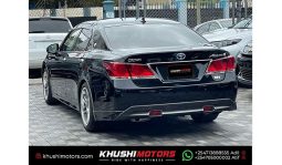 
Toyota Crown Athlete 2015 full									