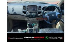 
Toyota Hilux Double Cabin 2015 full									