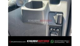 
										Daihatsu Hijet Van 2015 full									