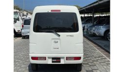 
Daihatsu Hijet Cargo 2015 full									