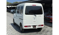 
Daihatsu Hijet Cargo 2015 full									