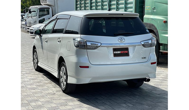 
								Toyota Wish 2015 full									