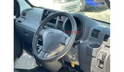 
Daihatsu Hijet Cargo 2015 full									