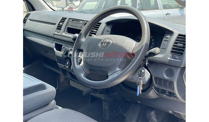 
Toyota Hiace 2015 full									