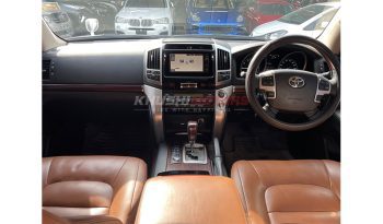 
									Toyota Land cruiser V8 2015 full								