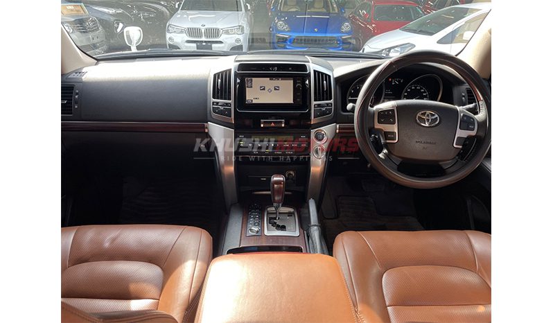 
								Toyota Land cruiser V8 2015 full									