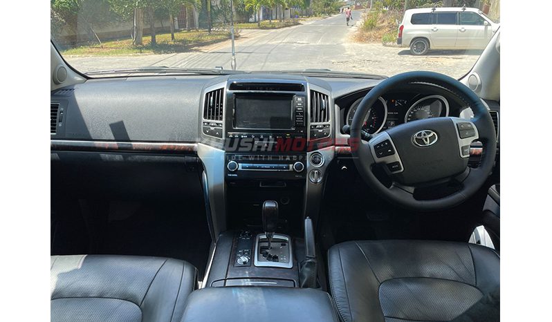 
Toyota Land Cruiser 2015 full									