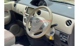 
Toyota Sienta 2015 full									