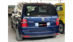 
Volkswagen Touran 2009 full									